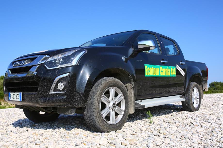 D-Max black